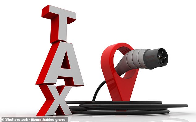 أعلنت المستشارة راشيل ريفز بعد ظهر اليوم أن السيارات الكهربائية ستخضع لرسوم تسعير الطرق بقيمة 3 بنس لكل ميل اعتبارًا من أبريل 2028، والتي تقول إنها 