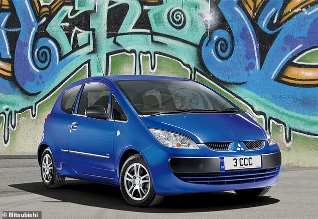 اسم ميتسوبيشي هو اسم معروف ومحبوب للغاية هنا في المملكة المتحدة. بدأت العلامة التجارية اليابانية بيع السيارات لأول مرة في بريطانيا عام 1974، ولا تزال تُذكر في الآونة الأخيرة بمجموعة واسعة من الطرازات، بما في ذلك كولت سوبرميني (في الصورة)