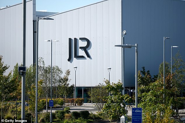 تعرضت شركة جاكوار لاند روفر، أكبر شركة توظيف للسيارات في بريطانيا، لهجوم إلكتروني في أغسطس أدى إلى تعطل الأدوات خلال شهري سبتمبر وأكتوبر. الآن عاد الإنتاج، وإنتاج السيارات في المملكة المتحدة يتحسن مرة أخرى