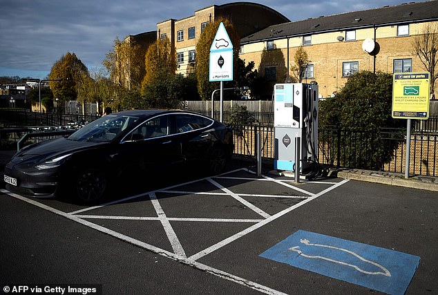 استنادًا إلى التقديرات باستخدام المعدل الحالي لتسارع الغرامات، فإن السائقين في طريقهم للحصول على أكثر من 57000 PCN في عام 2025 - وهو رقم قياسي سنوي مرتفع