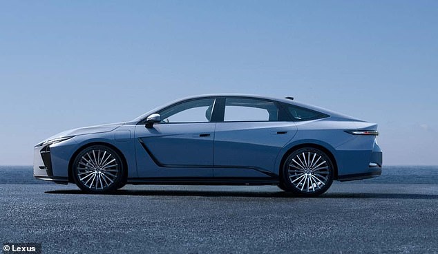 بعد سبعة أجيال سابقة كنموذج يعمل بالاحتراق، ستصبح لكزس ES كهربائية في عام 2026