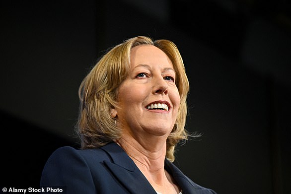 تدريبات تدريب الطفل: ستتولى ميج أونيل منصبها في شركة بريتيش بتروليوم في أبريل، لتحل محل موراي أوشينكلوس بعد أن استقال فجأة بعد أقل من عامين من الوظيفة