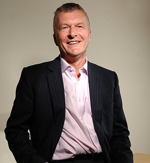 يقول الخبير بريان دينيهي إن ميل الآباء إلى تقديم هدايا مدى الحياة سوف ينمو