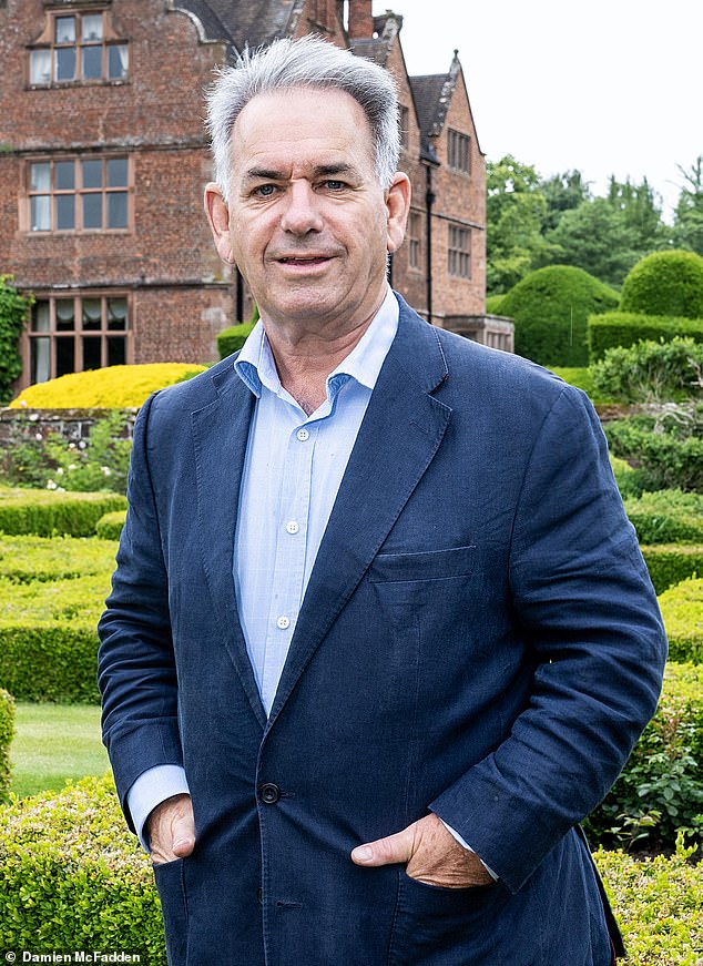 مارك بالمر، الذي كاد أن يقع ضحية لعملية احتيال قام بها الذكاء الاصطناعي خلال فترة عيد الميلاد