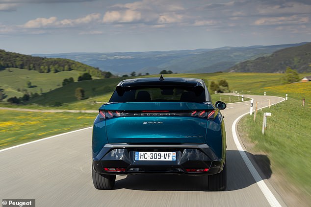 على الرغم من أن الفرامل تشبه وضع قدمك في الرغوة، إلا أنها في الحقيقة ليست جيدة