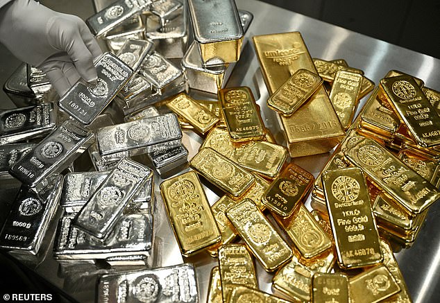 من الممكن شراء سبائك الفضة ولكن نادراً ما يوصى بذلك.