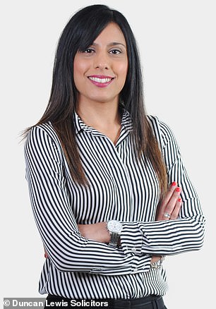 مانجندر كور أتوال هو مدير قانون الإسكان في شركة Duncan Lewis