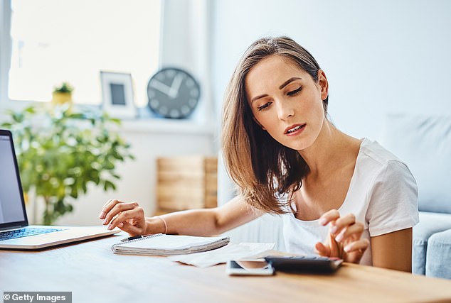 تسمح اتفاقيات الرهن العقاري النموذجية للأشخاص بدفع مبلغ زائد للقرض بنسبة 10% كل عام دون أي عقوبة، مما قد يقلل من الفائدة التي يتعين عليك دفعها على الدين (مطروحة حسب النموذج)