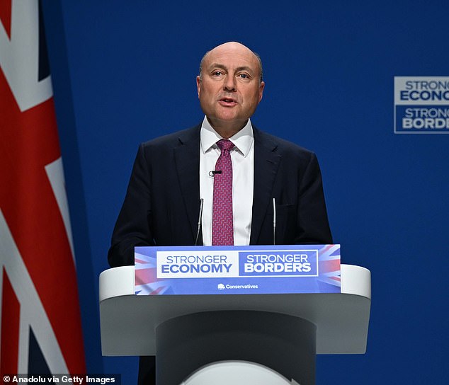 وقال أندرو جريفيث، المتحدث باسم حزب توري بيزنس: 