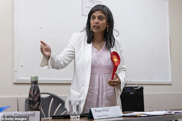 تقول روبا حق، عضو البرلمان العمالي عن منطقة إيلينغ سنترال وأكتون، إن الوقت قد حان لكي تتخذ الحكومة إجراءات صارمة مع شركات صناعة السيارات التي تبين أنها وقعت ضحية لجمهور السيارات في المملكة المتحدة