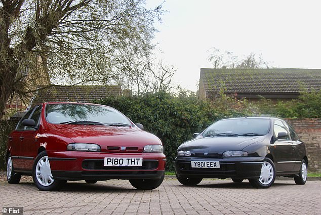 في منتصف التسعينيات، فازت سيارتا فيات برافو (يسار) وبرافا (يمين) بلقب سيارة العام الأوروبية. كلاهما سيستمر في أن يصبحا متخبطين في المبيعات