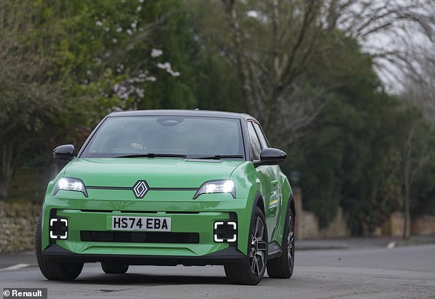 احتفظ Green بالمركز السابع لكن الأحجام ارتفعت بنسبة كبيرة بلغت 46.3% لتصل إلى 99,793 تسجيلًا مع ارتفاع تسجيل المركبات 