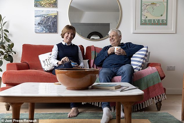 بعد تجنب أي ضرر لممتلكاتهم، أو الاضطرار إلى الانتقال إلى فندق، تحدث الزوجان عن الامتنان الكبير لمحركهما الأنيق والصديق للبيئة.