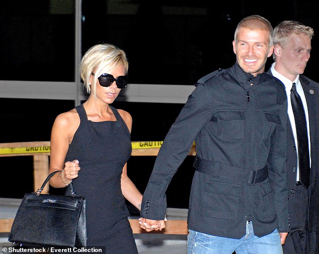 أيقونات العقد الأول من القرن العشرين: كان ديفيد بيكهام واحدًا من العديد من المشاهير الذين قيل إنهم امتلكوا هاتف Vertu تحت ملكيته السابقة في العقد الأول من القرن الحادي والعشرين، عندما كانت العلامة التجارية مفضلة لدى النجوم