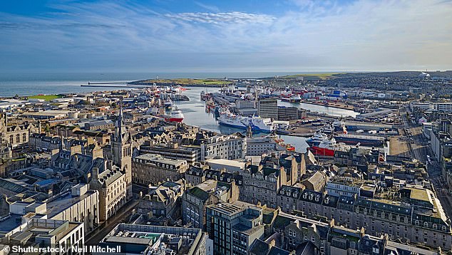 يوضح التقرير المكون من 42 صفحة مثال بارنسلي (في الصورة)، التي استخدمت بشكل فعال موقع ممر M1 الخاص بها لتصبح مركزًا لوجستيًا