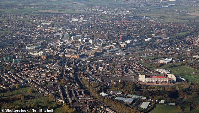 يوضح التقرير المكون من 42 صفحة مثال بارنسلي (في الصورة)، التي استخدمت بشكل فعال موقع ممر M1 الخاص بها لتصبح مركزًا لوجستيًا