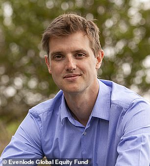 إليوت يحب وكالة المرجعية الائتمانية Experian، التي تزود البنوك ببيانات الائتمان الاستهلاكي