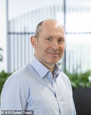 ويقول باورنفرويند إن الحكومة الكورية تركز على سوق الأوراق المالية كوسيلة لتكوين الثروة