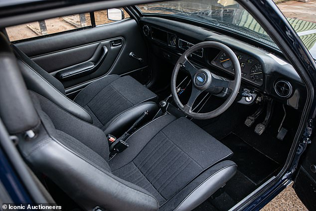 التصميم الداخلي جديد وتم إعادة صياغته بالكامل بواسطة Aldridge Trimming. ومن المقدر أن يجلب ما بين 25.000 إلى 30.000 جنيه إسترليني