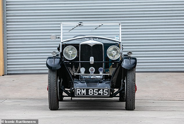 اشترى ريتشارد هاموند سيارته السياحية في عام 2019، واستمتع باستخدامها على طرق هيريفوردشاير، حيث تمت صيانتها مؤخرًا وصيانتها في حالة تشغيل جيدة