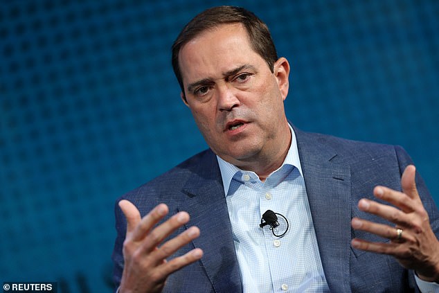 يحذر تشاك روبينز، الرئيس التنفيذي لشركة سيسكو، من أن السوق في أسهم Magnificent Seven قد يكون في فقاعة وأنه قد تكون هناك 