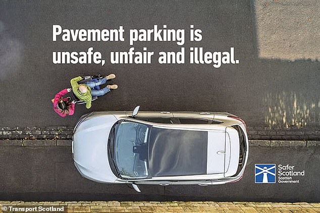 تم حظر مواقف السيارات على الرصيف في اسكتلندا بموجب قانون النقل (اسكتلندا) لعام 2019، مع بدء التنفيذ من قبل السلطات المحلية في 11 ديسمبر 2023.
