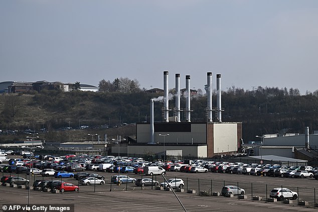 أدى إغلاق مصنع لوتون إلى انخفاض هائل بنسبة 71% في إنتاج السيارات في المملكة المتحدة لصالح الشركة الأم لفوكسهول، ستيلانتيس.