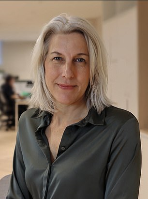 تقول هيلين ديكنسون، رئيسة BRC، إن تجارة التجزئة تلعب دورًا حيويًا في سوق العمل