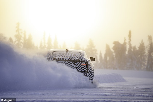 يتم أيضًا استخدام ظروف الدائرة القطبية الشمالية لمساعدة مهندسي Jag على 