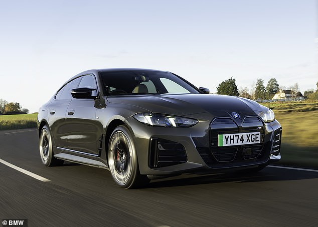 من بين 3,830 سيارة BMW i4 EV التي خضعت لأول اختبار MOT في عام 2025، لم ينجح حوالي 571 منها. نسبة الفشل 14.9%