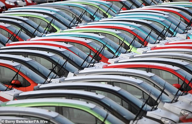 باعت سوق السيارات الجديدة ككل أكثر من 140 ألف سيارة، مما يمثل أفضل بداية لعام منذ ما قبل الوباء 2020، وتم تسجيل النمو عبر جميع أنواع المشترين