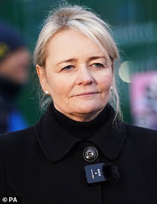 الطلب: الأمين العام الموحد شارون جراهام (في الصورة) يقول أنه يجب تجريد كابيتا من عقد المعاشات التقاعدية