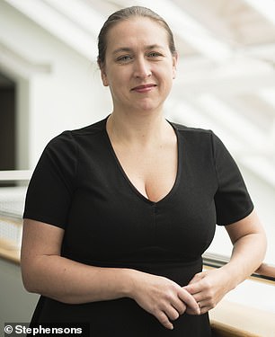 ناتالي برادلي هي شريكة ورئيسة قسم النقل في شركة Stephensons